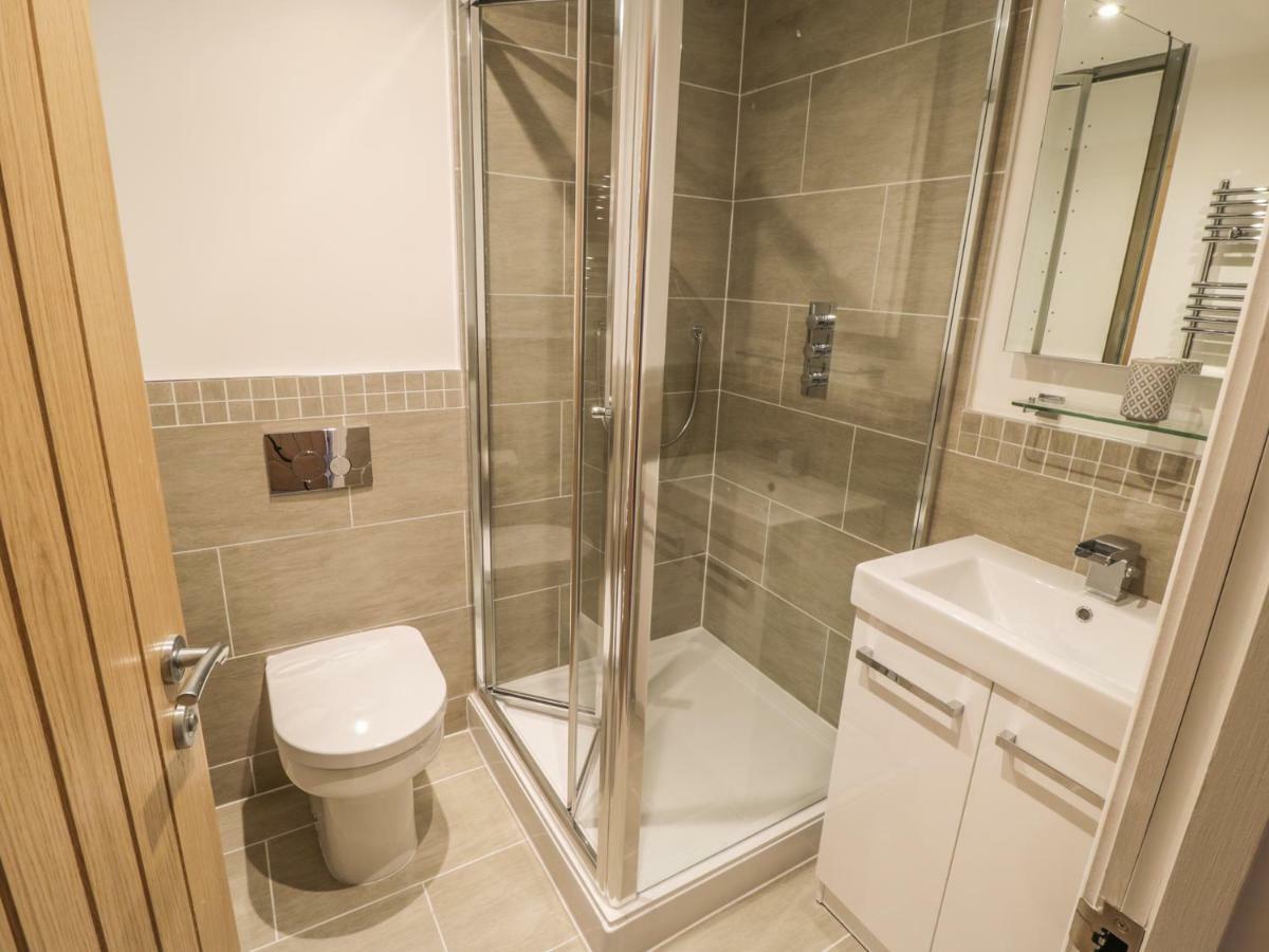 Tornado Engine Shed Apartment Whitby Bagian luar foto