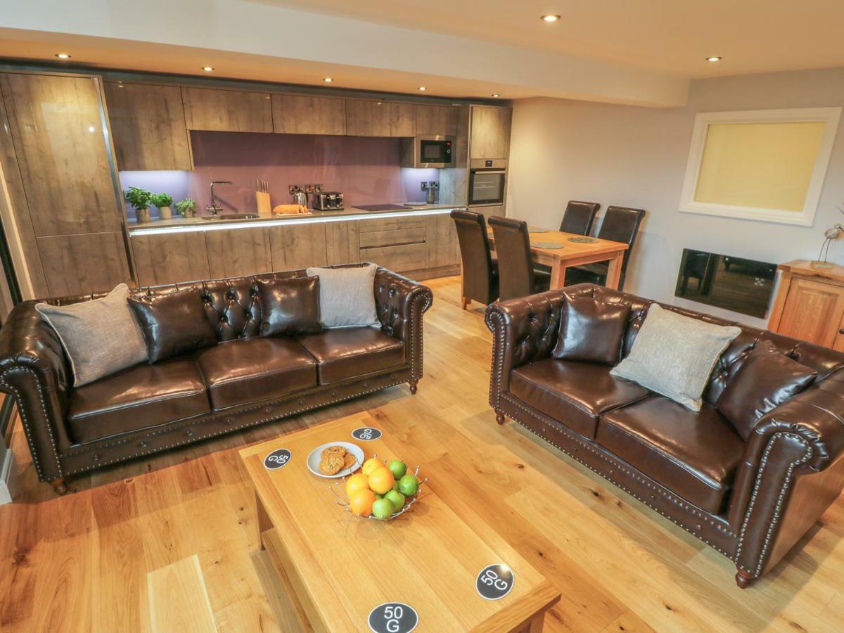 Tornado Engine Shed Apartment Whitby Bagian luar foto