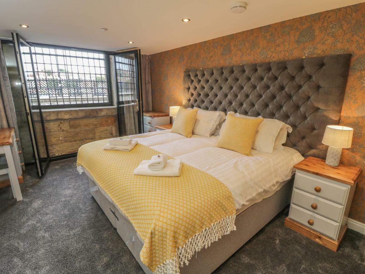 Tornado Engine Shed Apartment Whitby Bagian luar foto