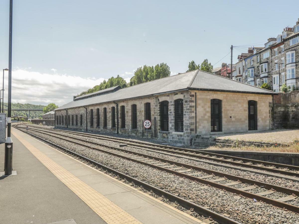 Tornado Engine Shed Apartment Whitby Bagian luar foto