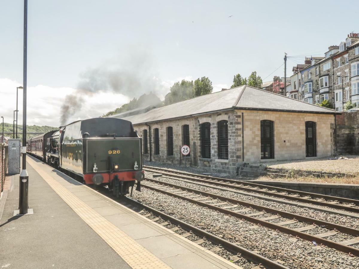 Tornado Engine Shed Apartment Whitby Bagian luar foto